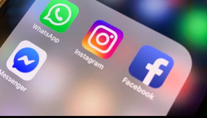 Facebook ha annunciato l'intenzione di integrare tre servizi di messaggistica: WhatsApp, Instagram e Facebook Messenger . Secondo la BBC, le app rimarranno come offerte standalone, ma saranno integrate nel back-end per rendere più facile l'interazione tra i tre.﻿