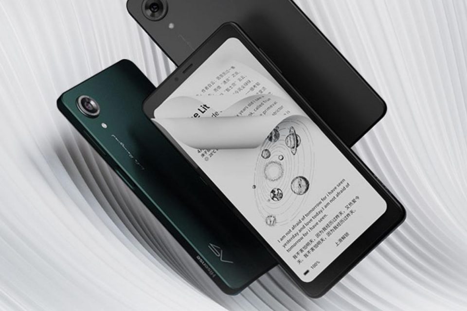 Lo smartphone Hisense A9 Android ha un display E-Ink da 6,1 con Snapdragon 662 e fino a 6 GB di RAM